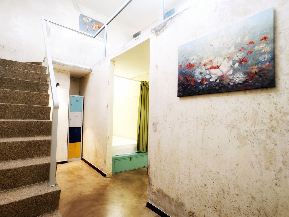 Beds In Garden Hostel Sdn Bhd 5/50