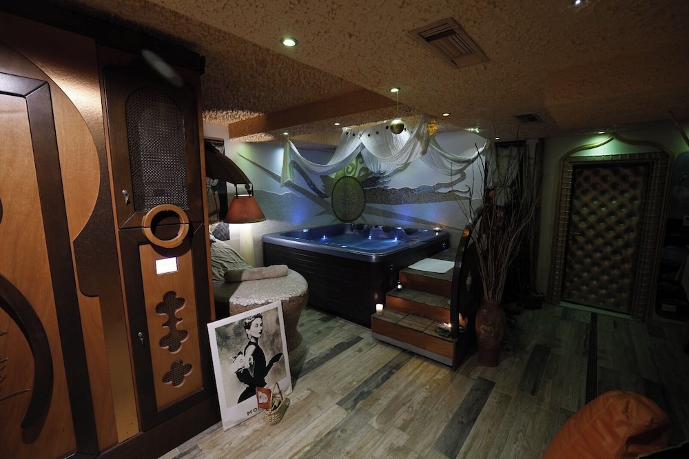 2 Kitarrat Boutique Hotel and Spa 13/34