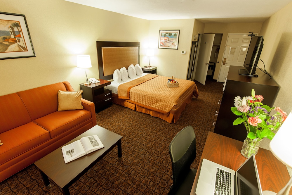 Best Western Escondido Hotel 23/35