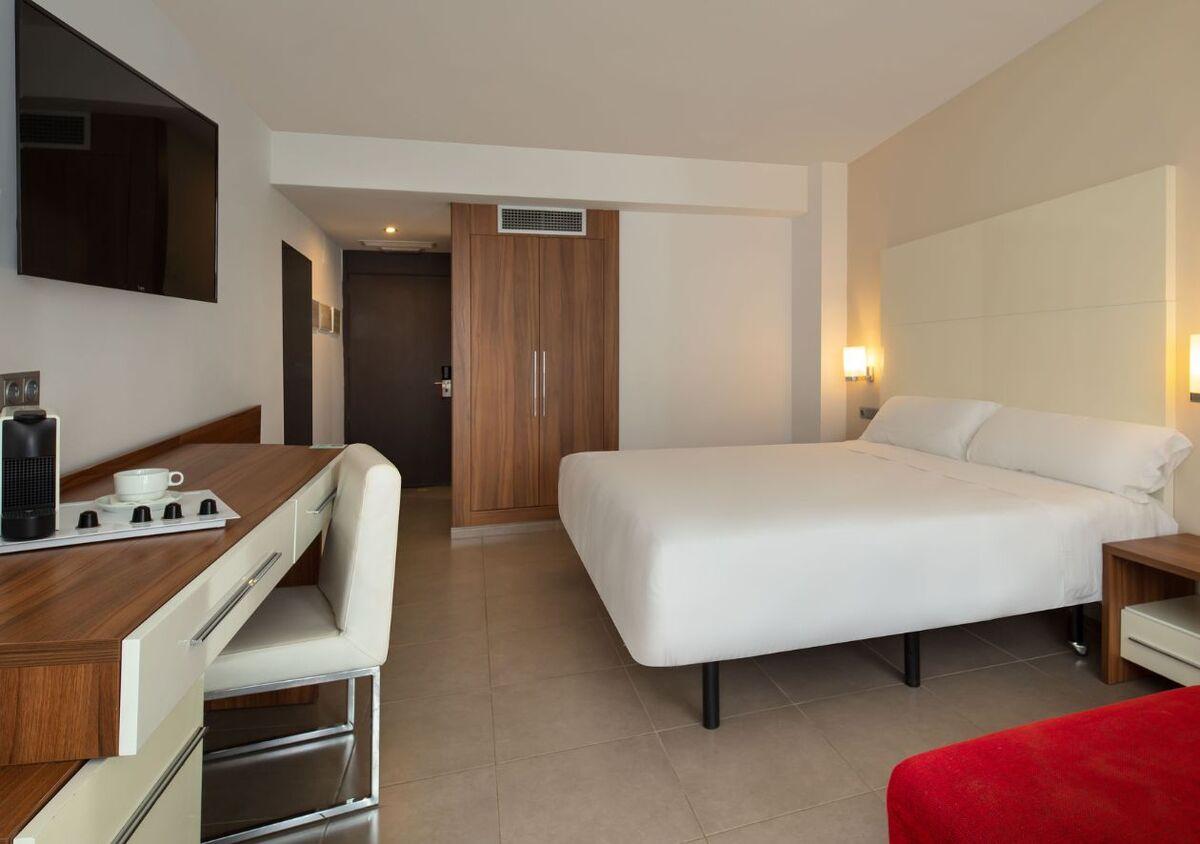 Standard, Side Sea View, Balcony or Terrace