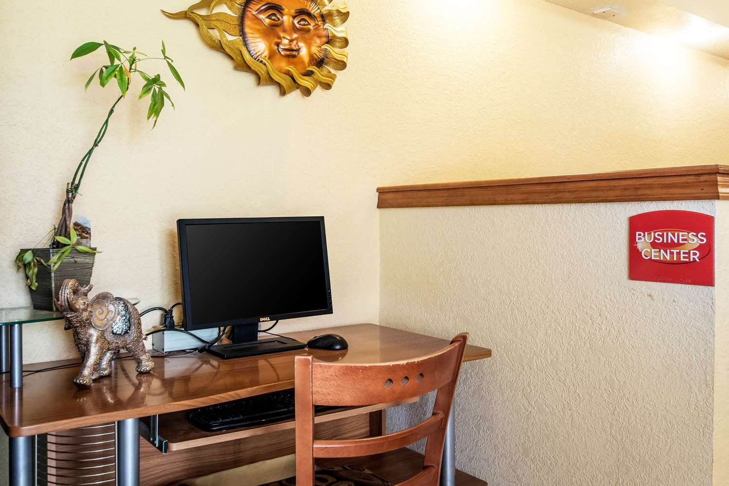 Econo Lodge Cloverdale 36/39