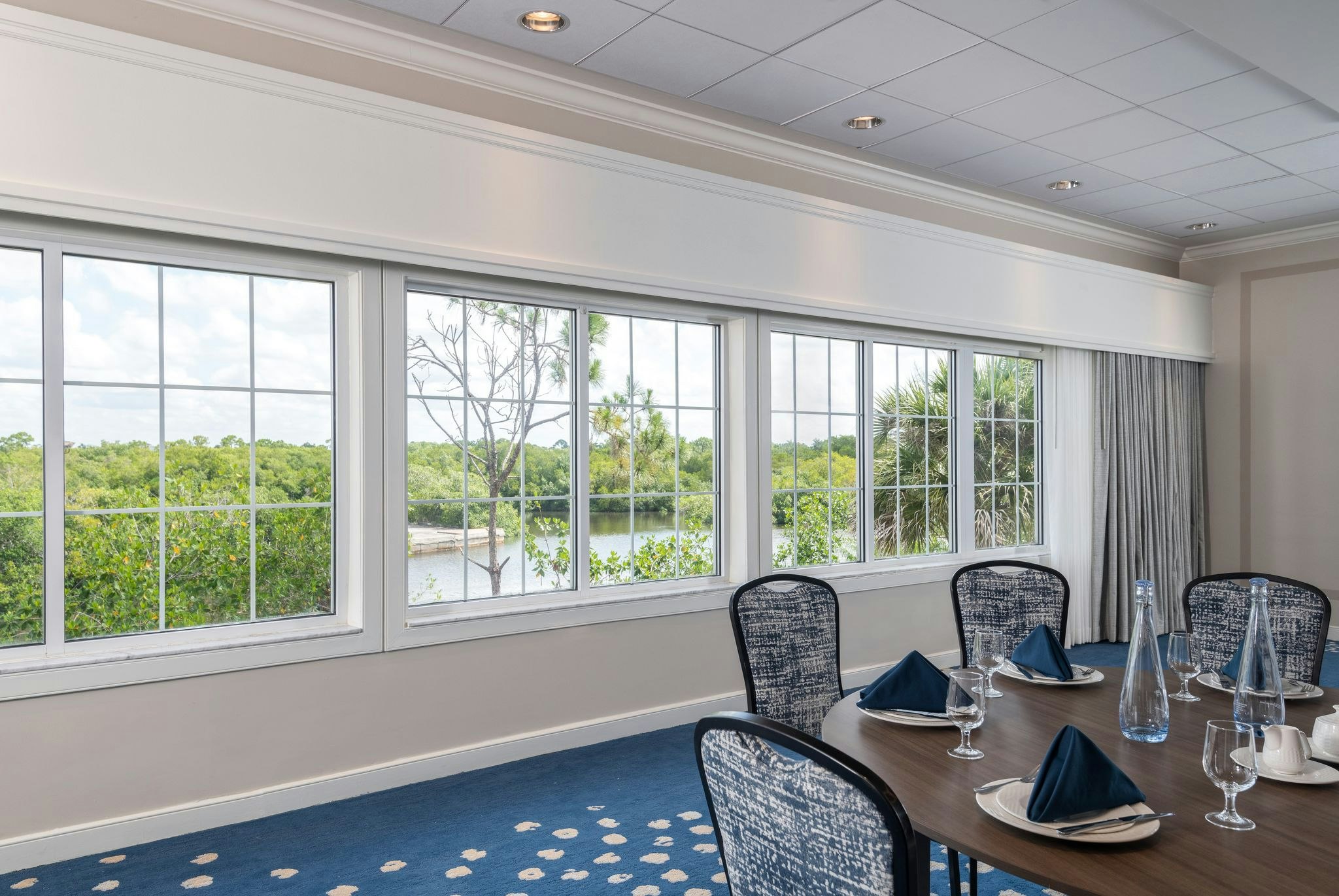 Doubletree Suites By Hilton Naples 59/67
