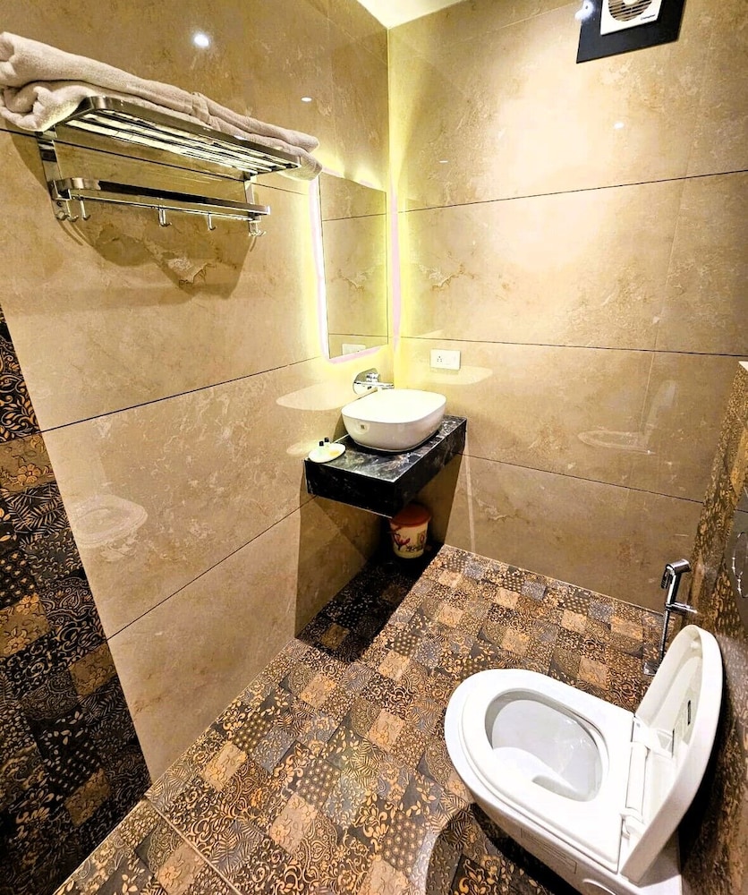 Hotel Gyan 25/27