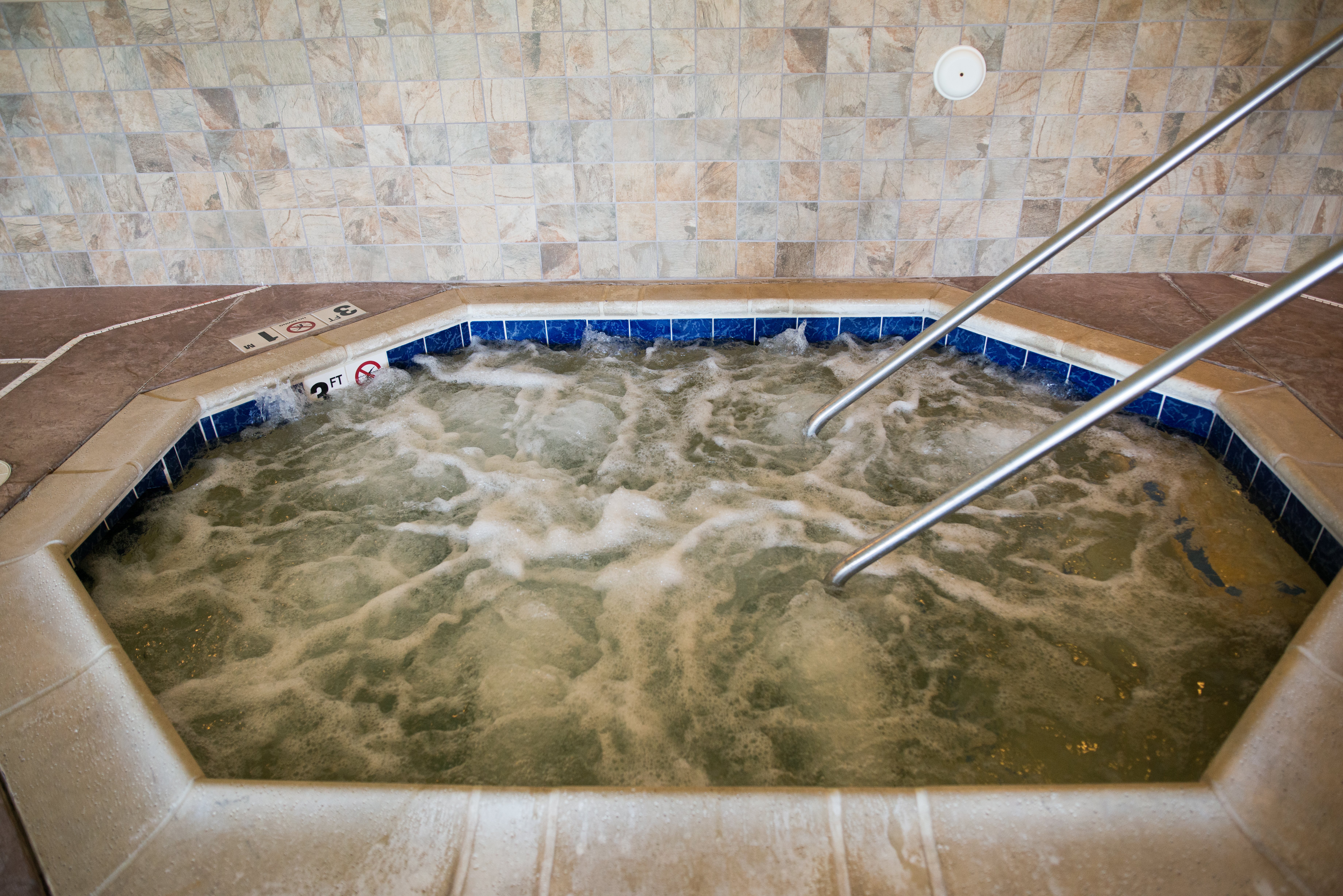 Holiday Inn Express Hotel & Suites Northwood 37/71