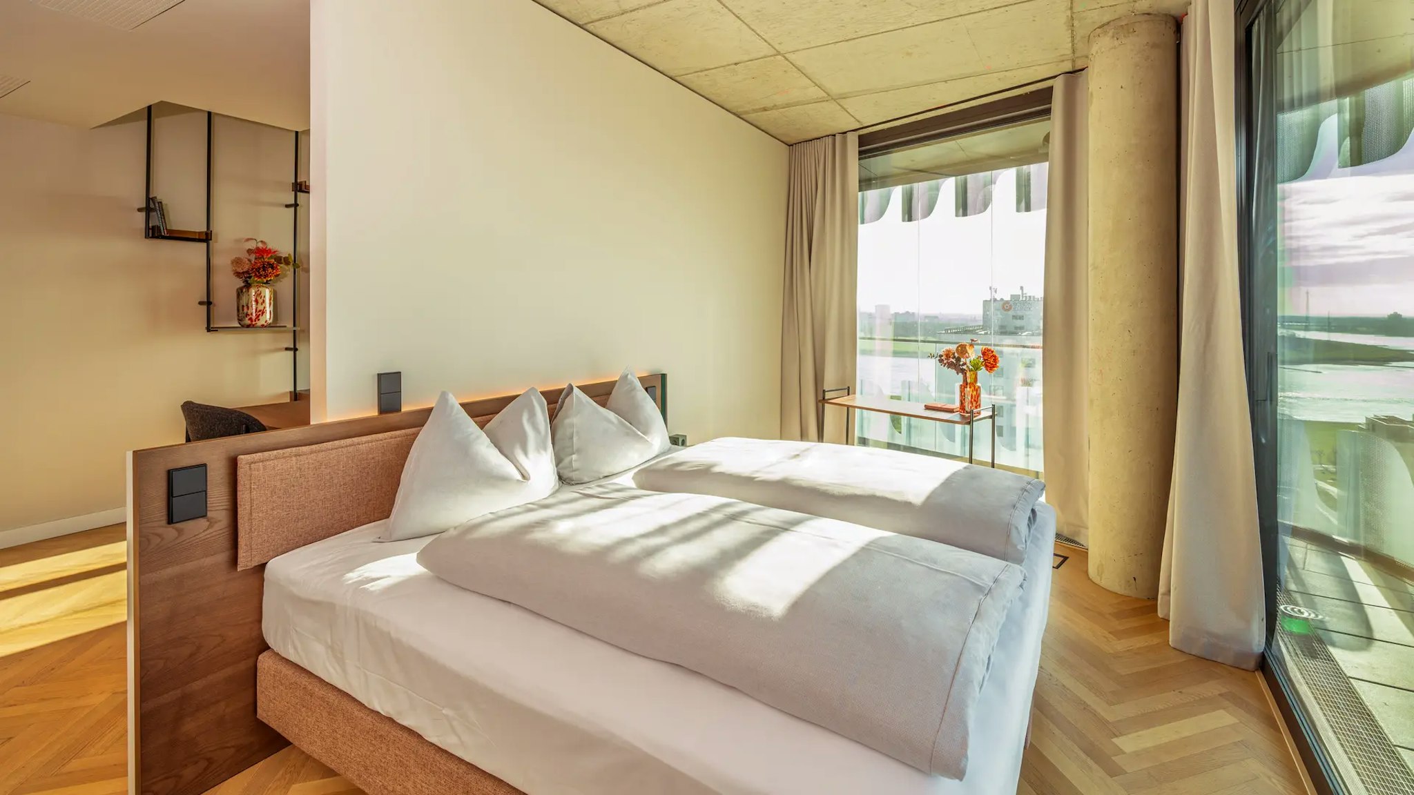Loggia, Suite, Apartment