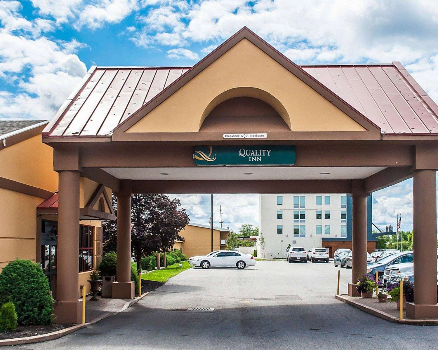 Quality Inn Buffalo Airport 4/28