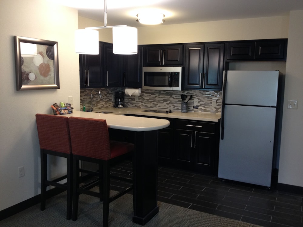 Staybridge Suites Schererville 48/55
