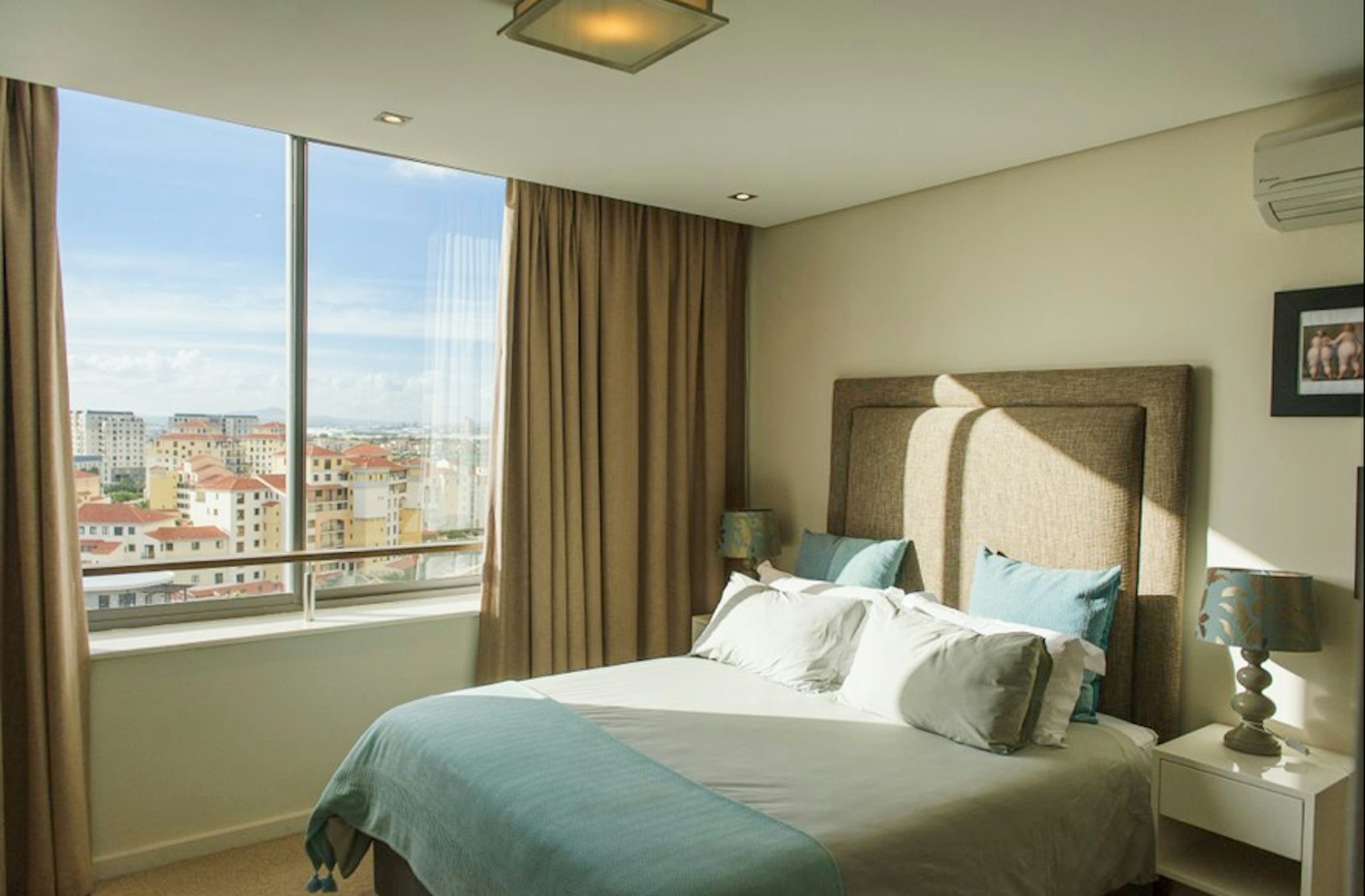 The Residences At Crystal Towers 8/46