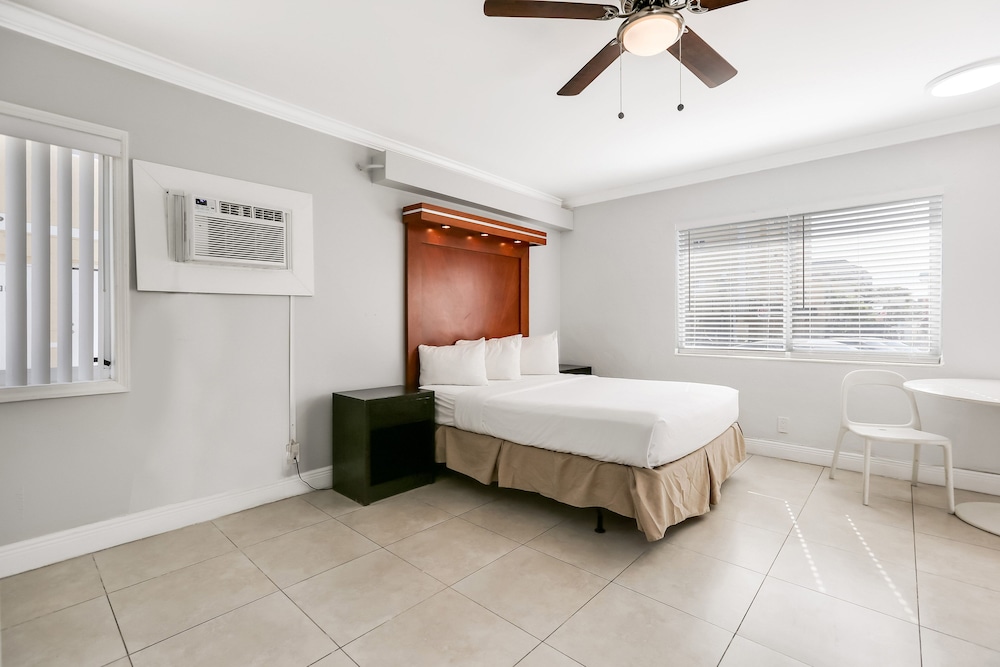 Hollywood Beach Hotels 18/92