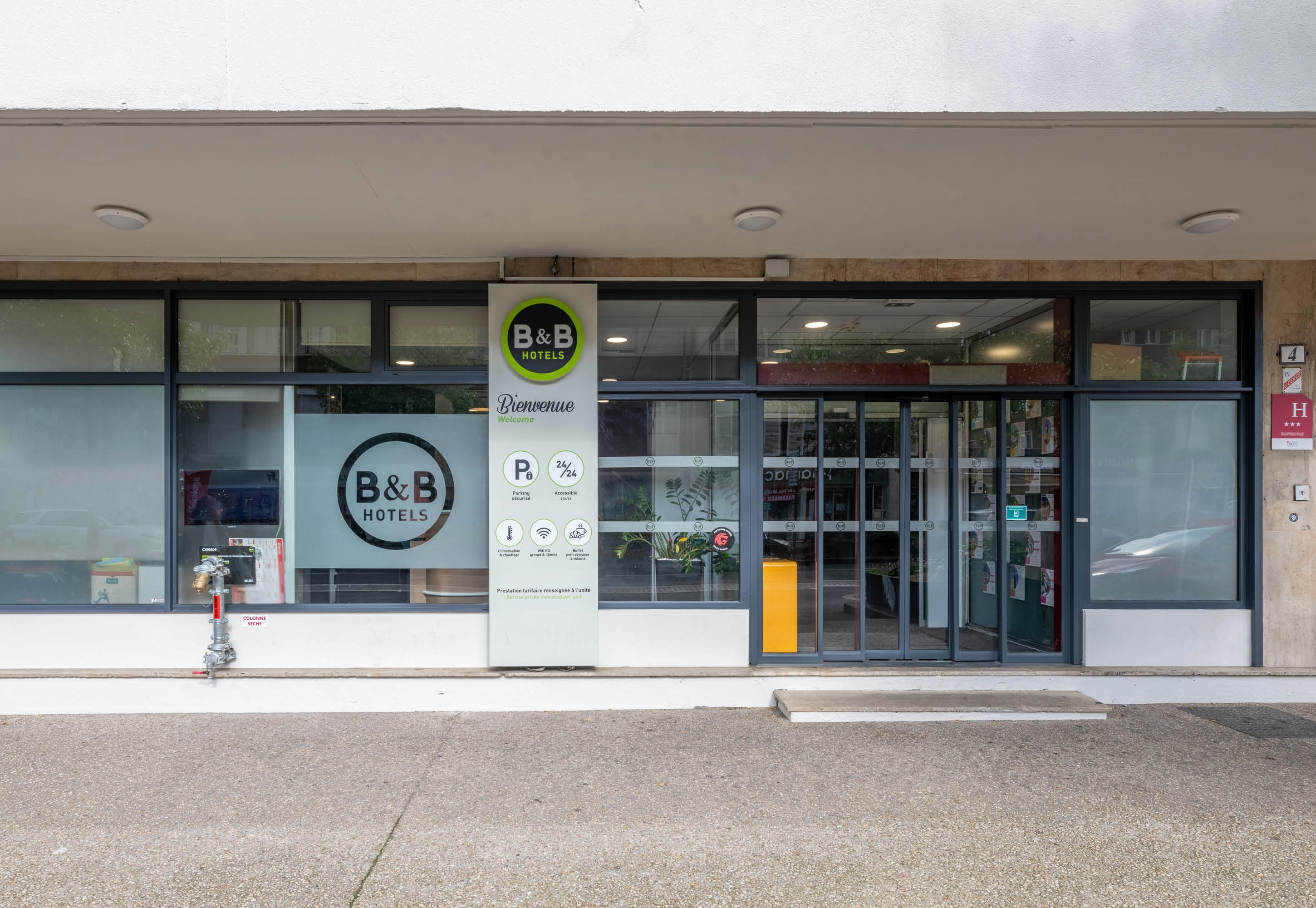 B&B HOTEL Amiens Centre Cathedrale 5/38