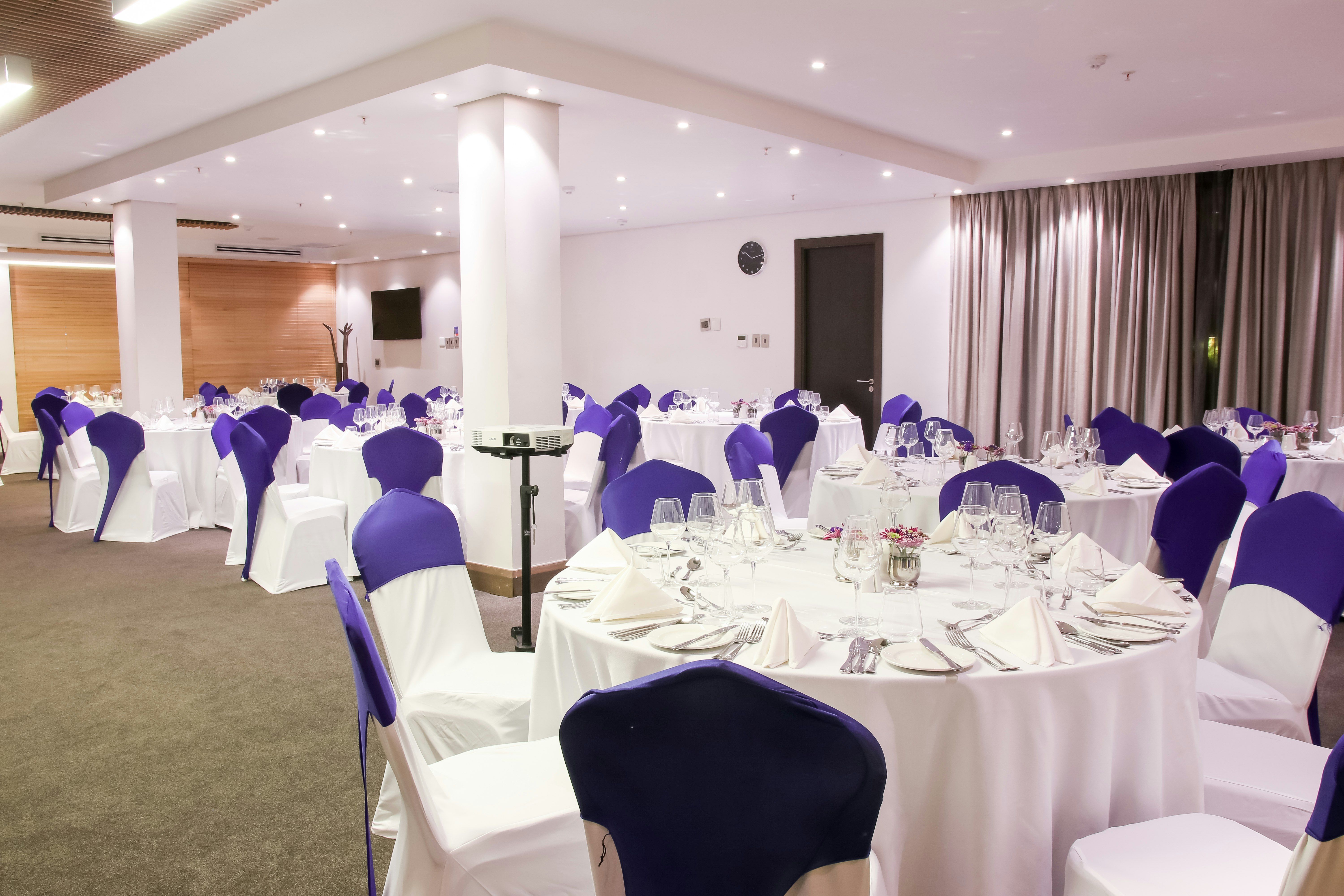 Legend Hotel Lagos Airport Curio Collection By Hilton 77/81