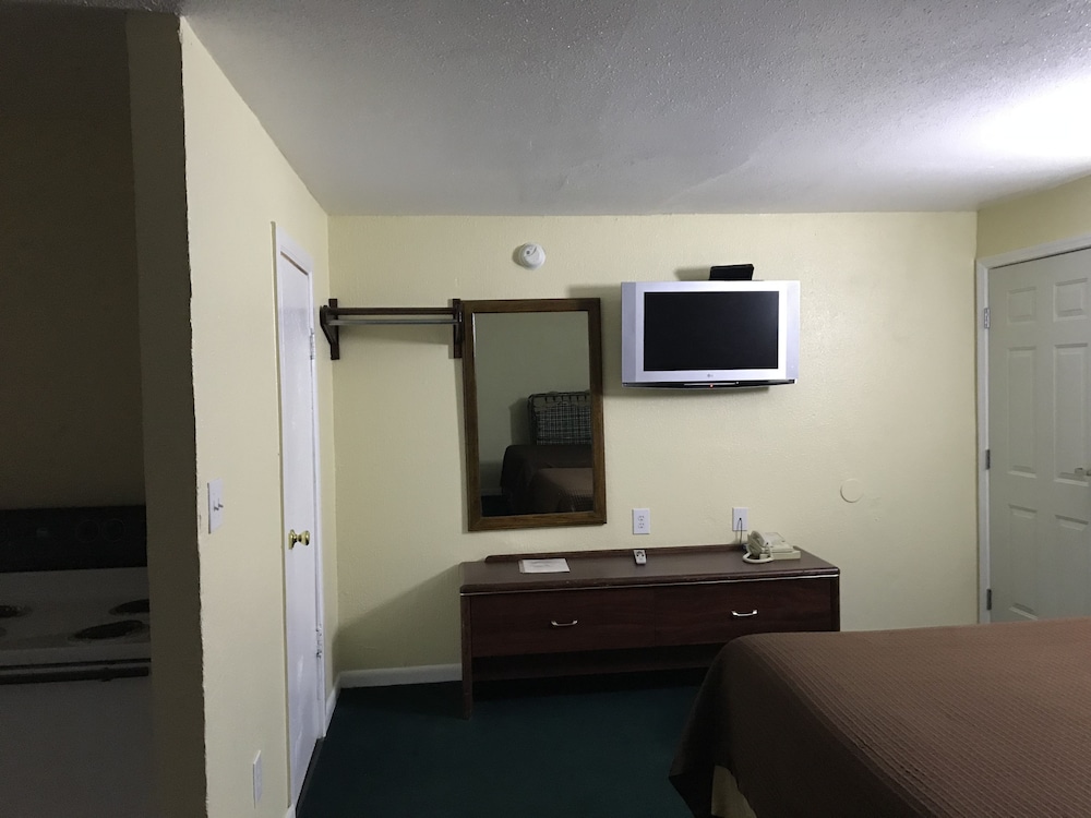 Relax Inn of Medford 18/38