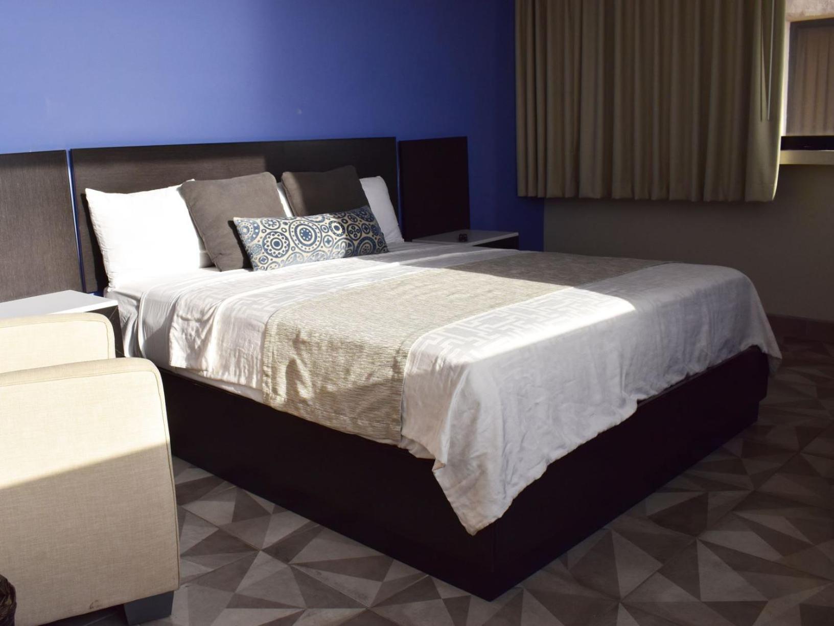 Superior, Queen Bed 2/3