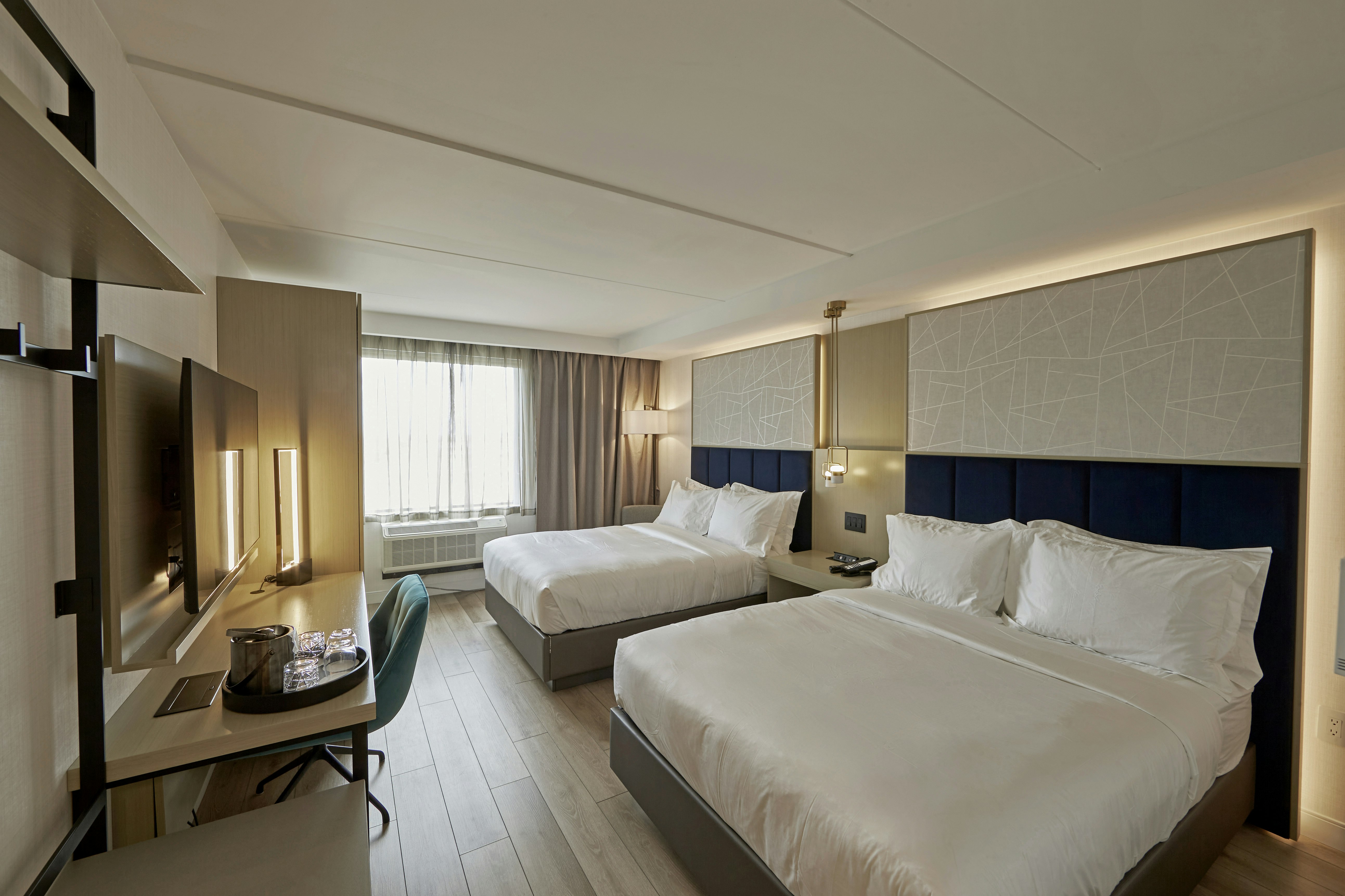Room, 2 Queen Beds, City View