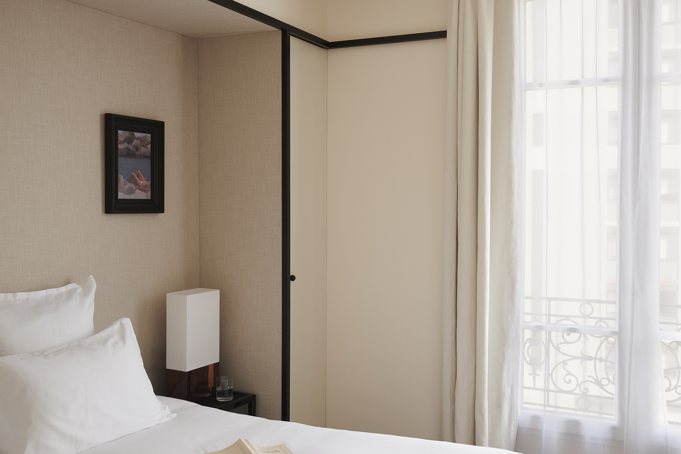 Beautiful Belleville Hotel & Hostel 6/28
