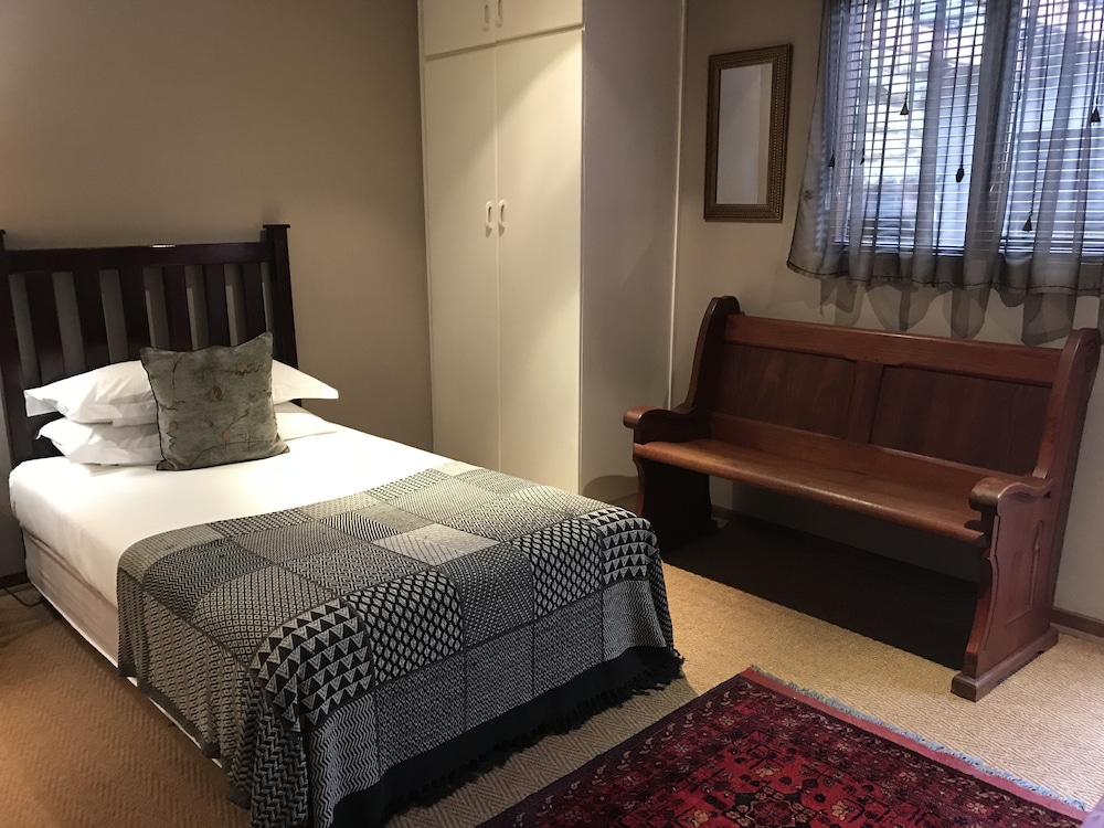 The Crown Guesthouse 8/50