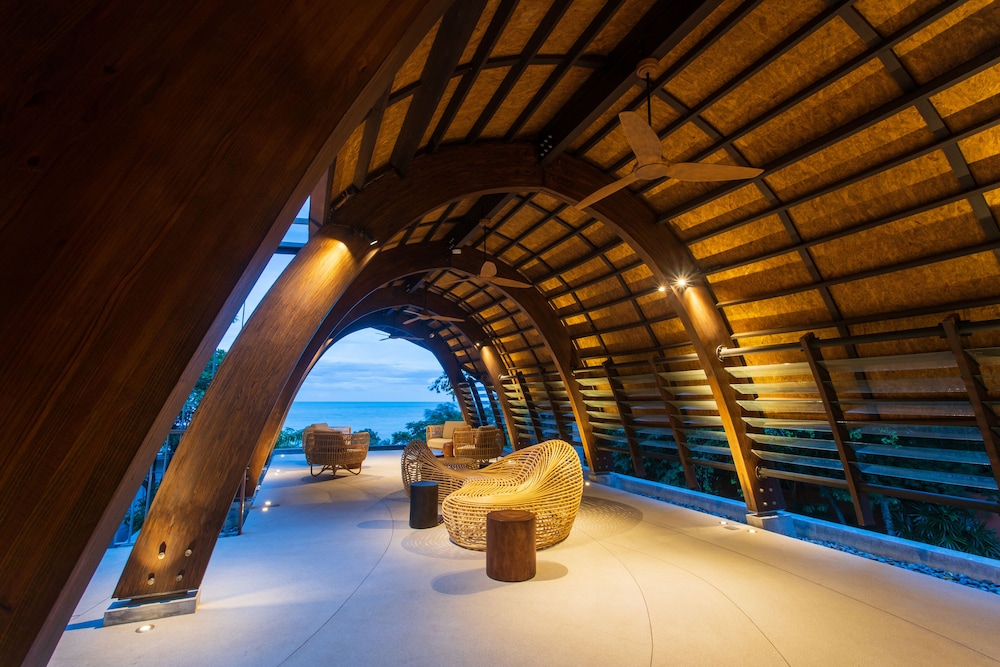 Rocky's Boutique Resort 20/50