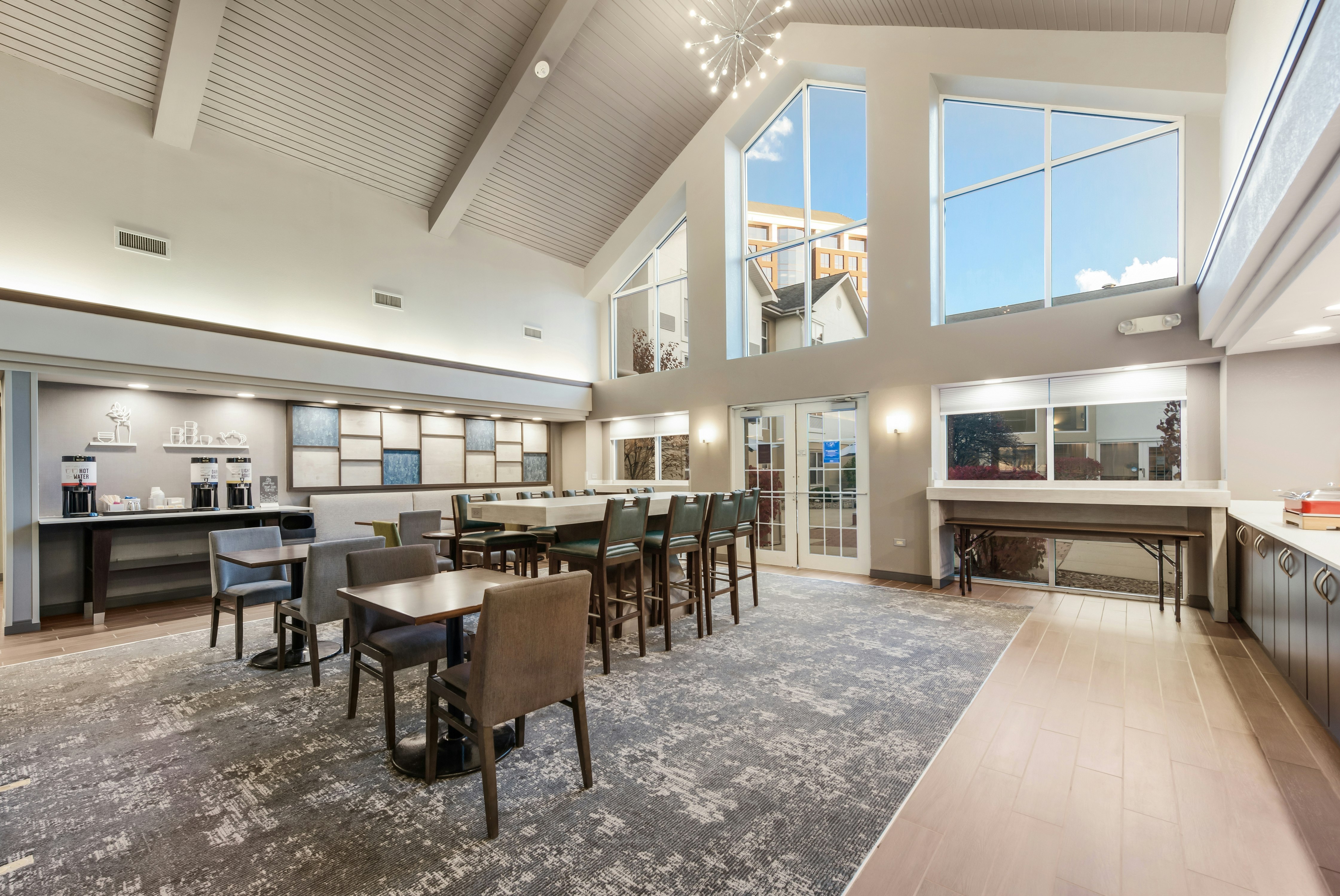 Hampton Inn Suites Chicagohoff 41/52