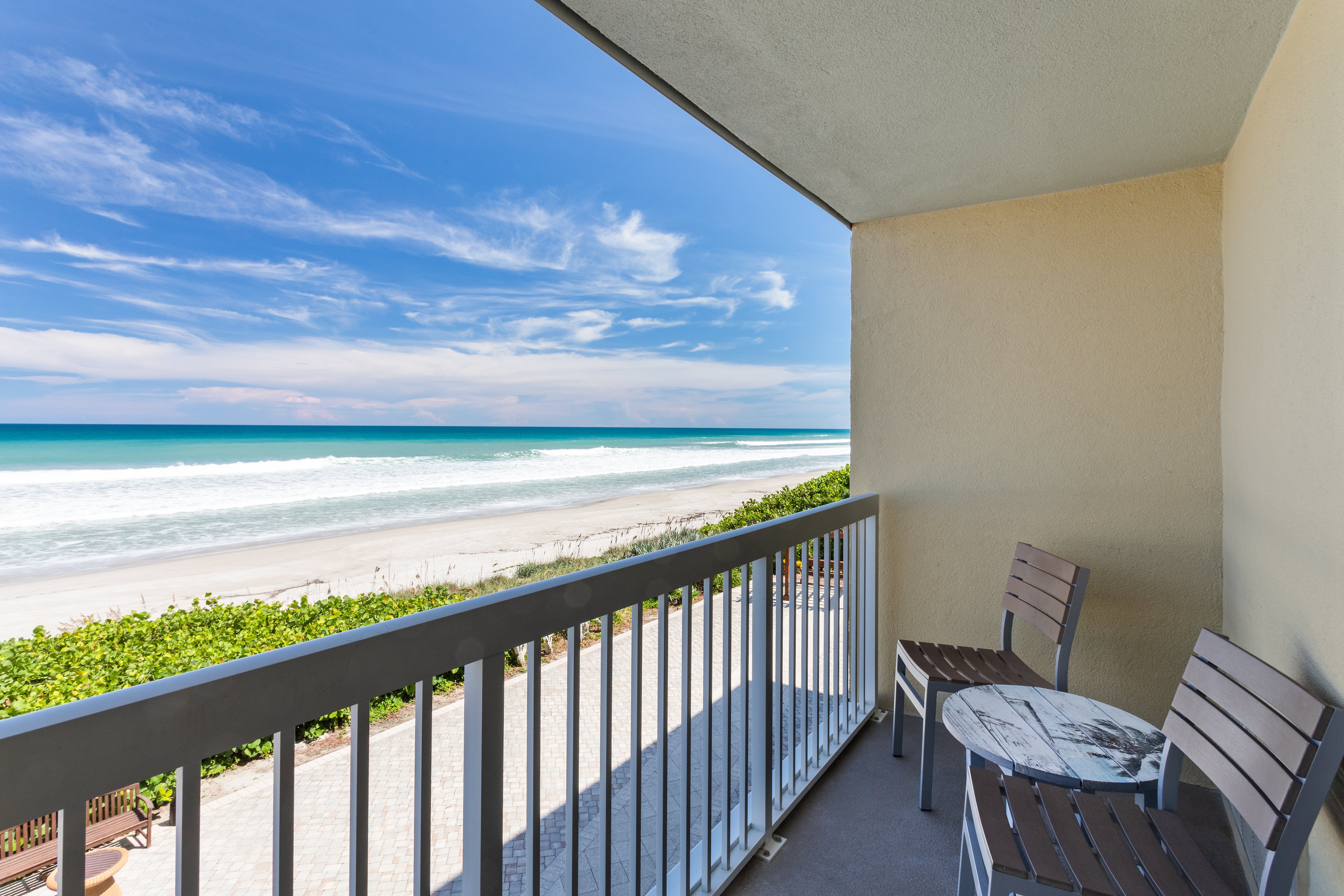 CROWNE PLAZA MELBOURNE OCEANFRONT 77/79