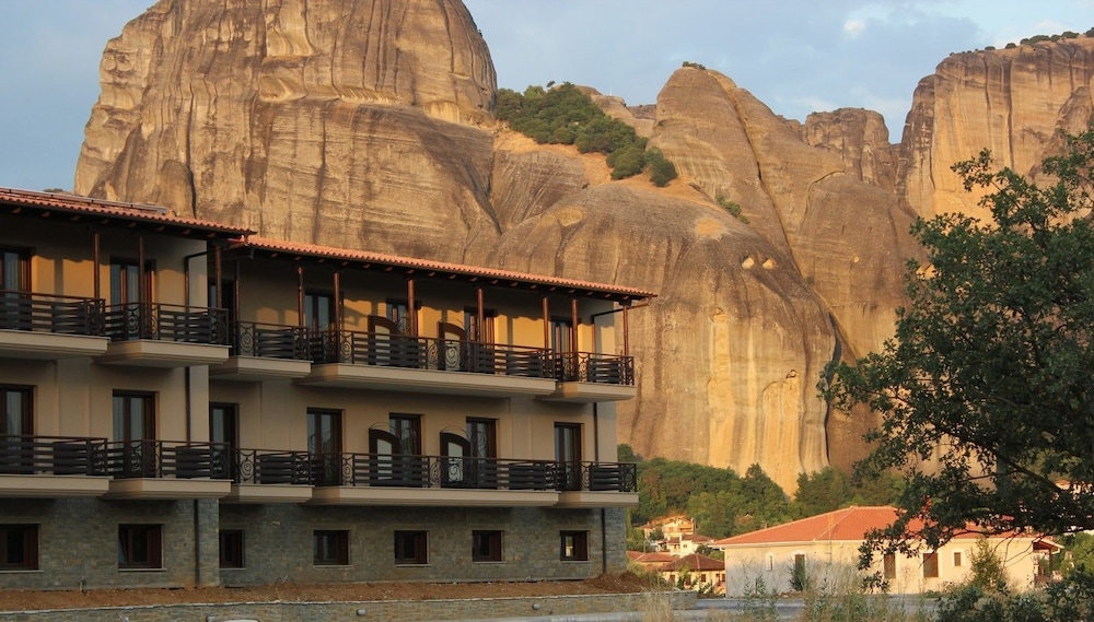 Grand Meteora Hotel 4/60