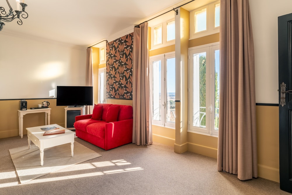 Host Du Chateau Des Fines Roches 16/40