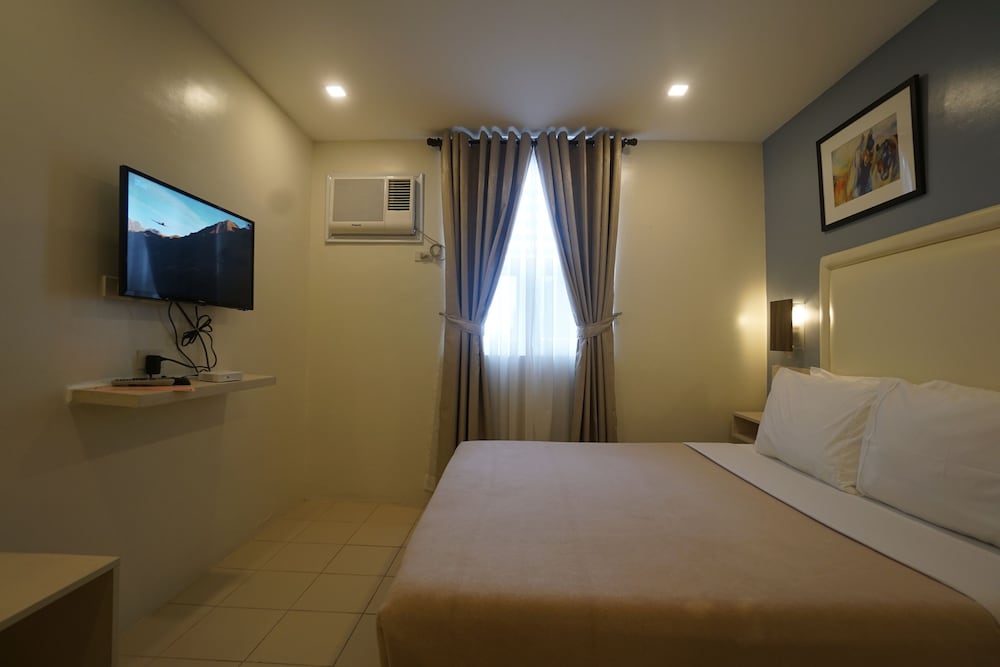 Cebu Uncle Tom's Cabin Hotel 15/66