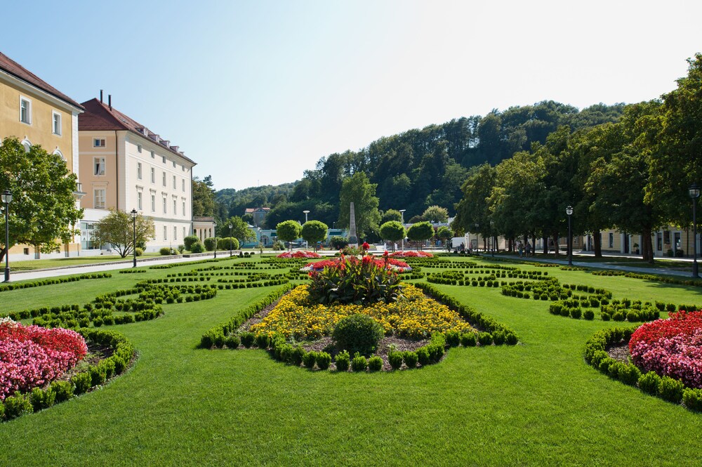 Hotel Zagreb - Health & Beauty 70/76