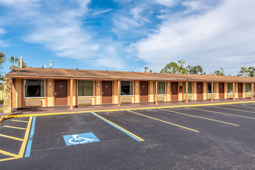 Super 8 by Wyndham Kissimmee/Orlando 24/50