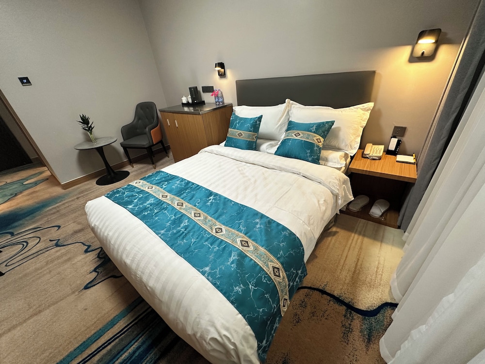 Renovated, Deluxe, Queen Bed