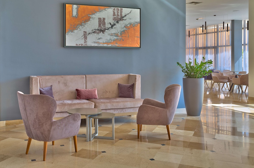 Arena Hotel Holiday 25/50