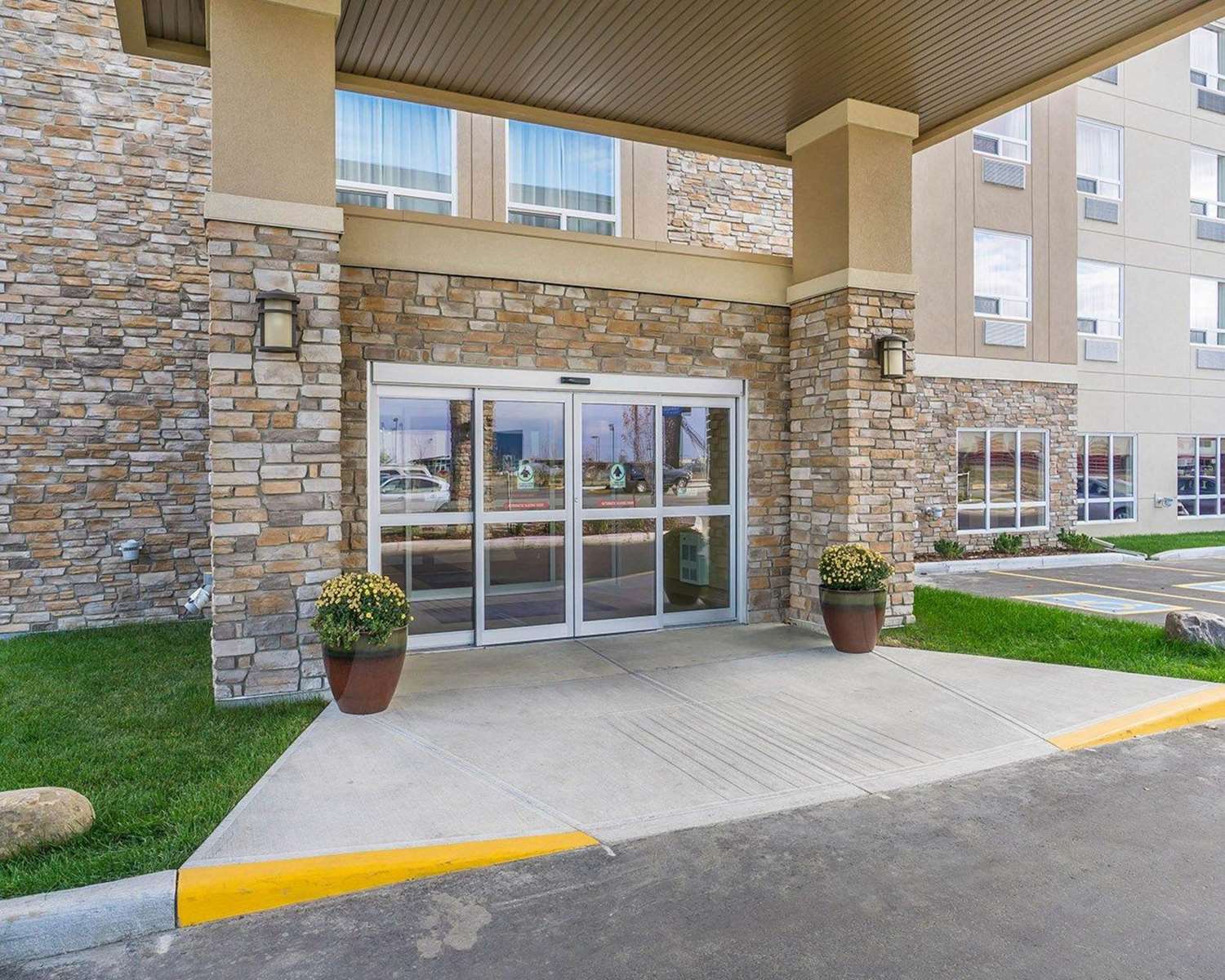 Comfort Inn & Suites Edmonton International Airport 28/28