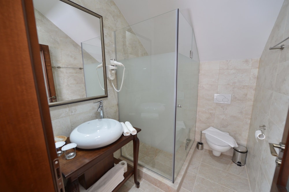 Noblesse Boutique Hotel 24/57