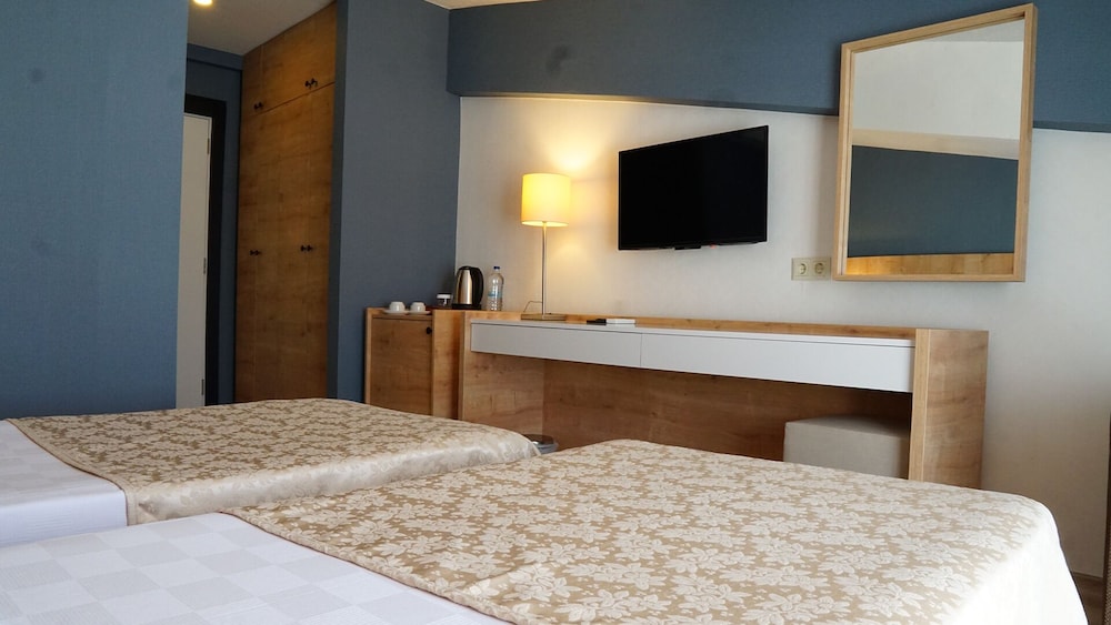 Tokay Hotel 28/50