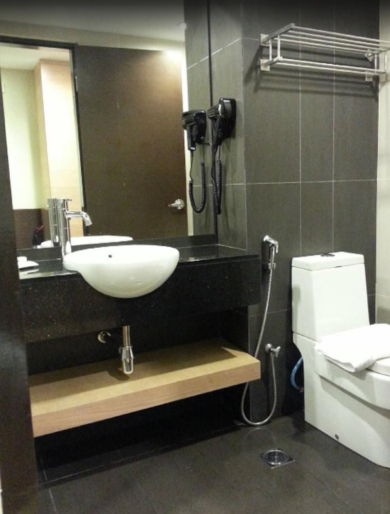 C Haya Hotel 43/44