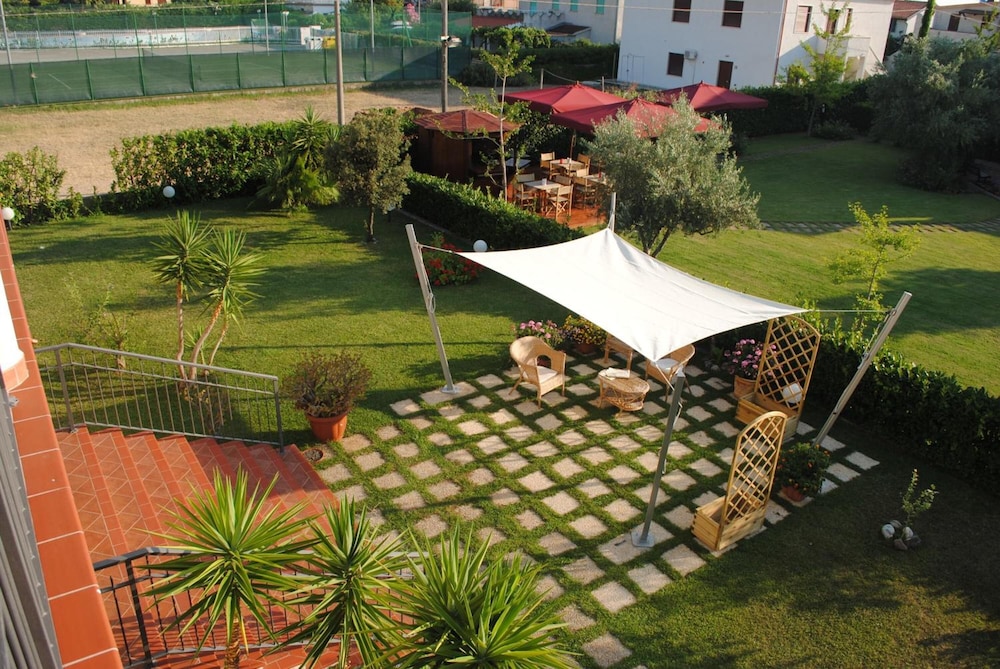Larus Hotel 44/44