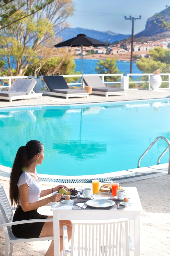 Akra Morea Hotel and Residences 25/48