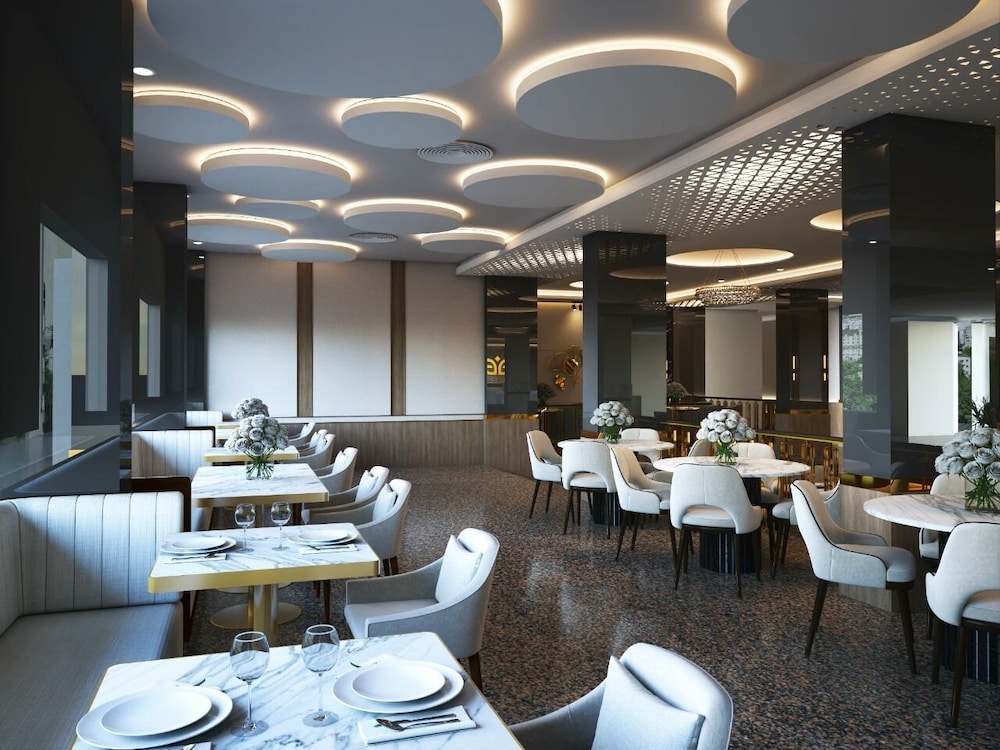 AGlow Hotel Harbor Bay Batam 53/65