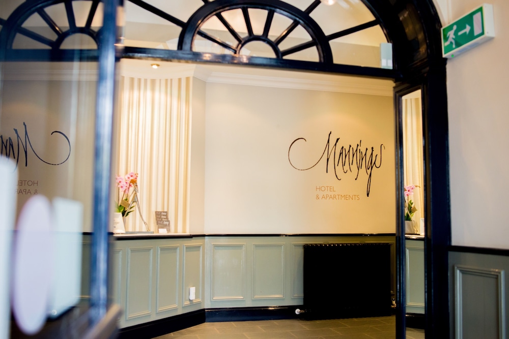 Mannings Hotel 9/54