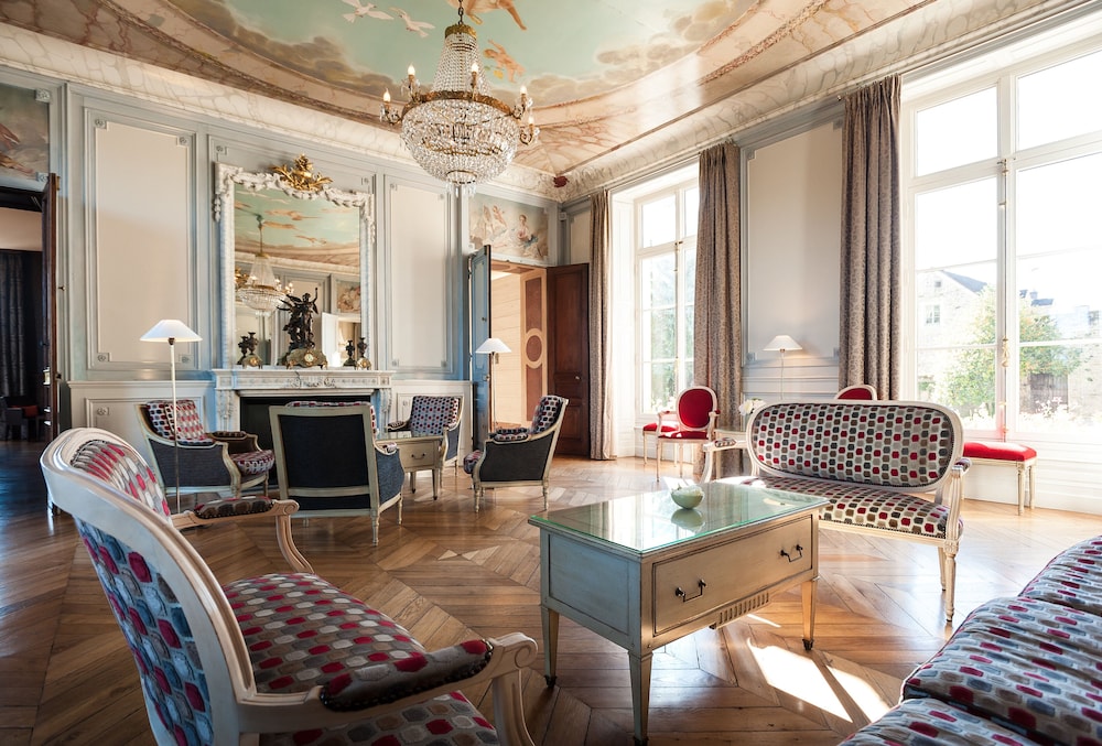 Chateau Sainte Sabine 38/53