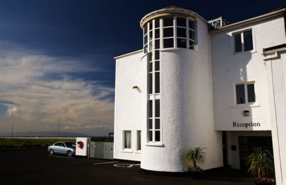 Inn On The Coast 2/61