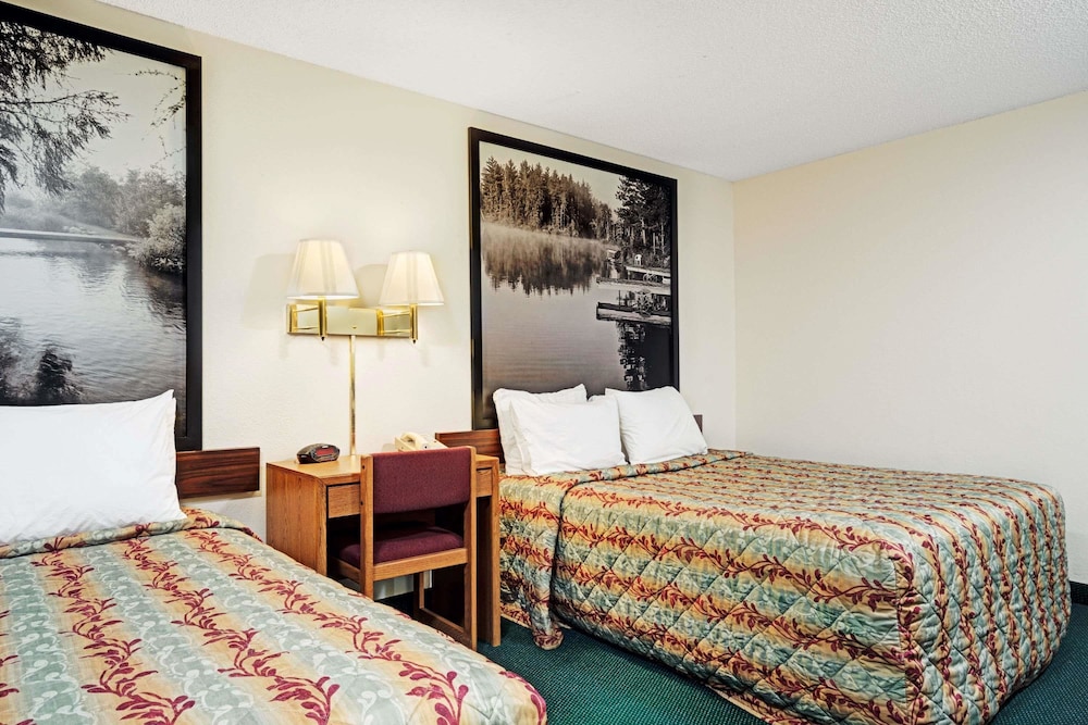 Super 8 By Wyndham Rogers Minnesota 9/42