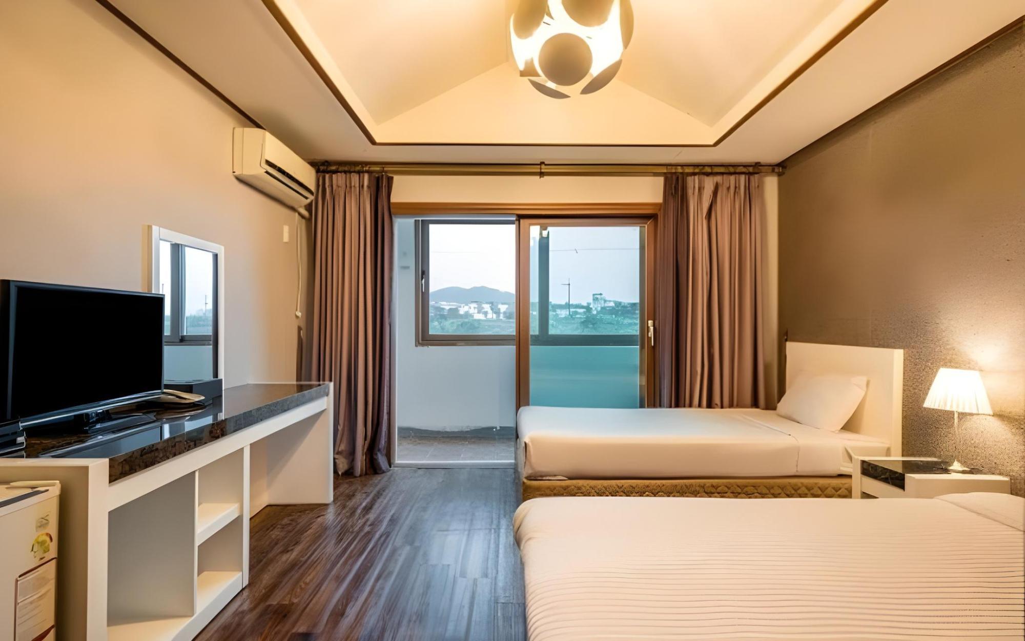 Woorim Hotel 27/47
