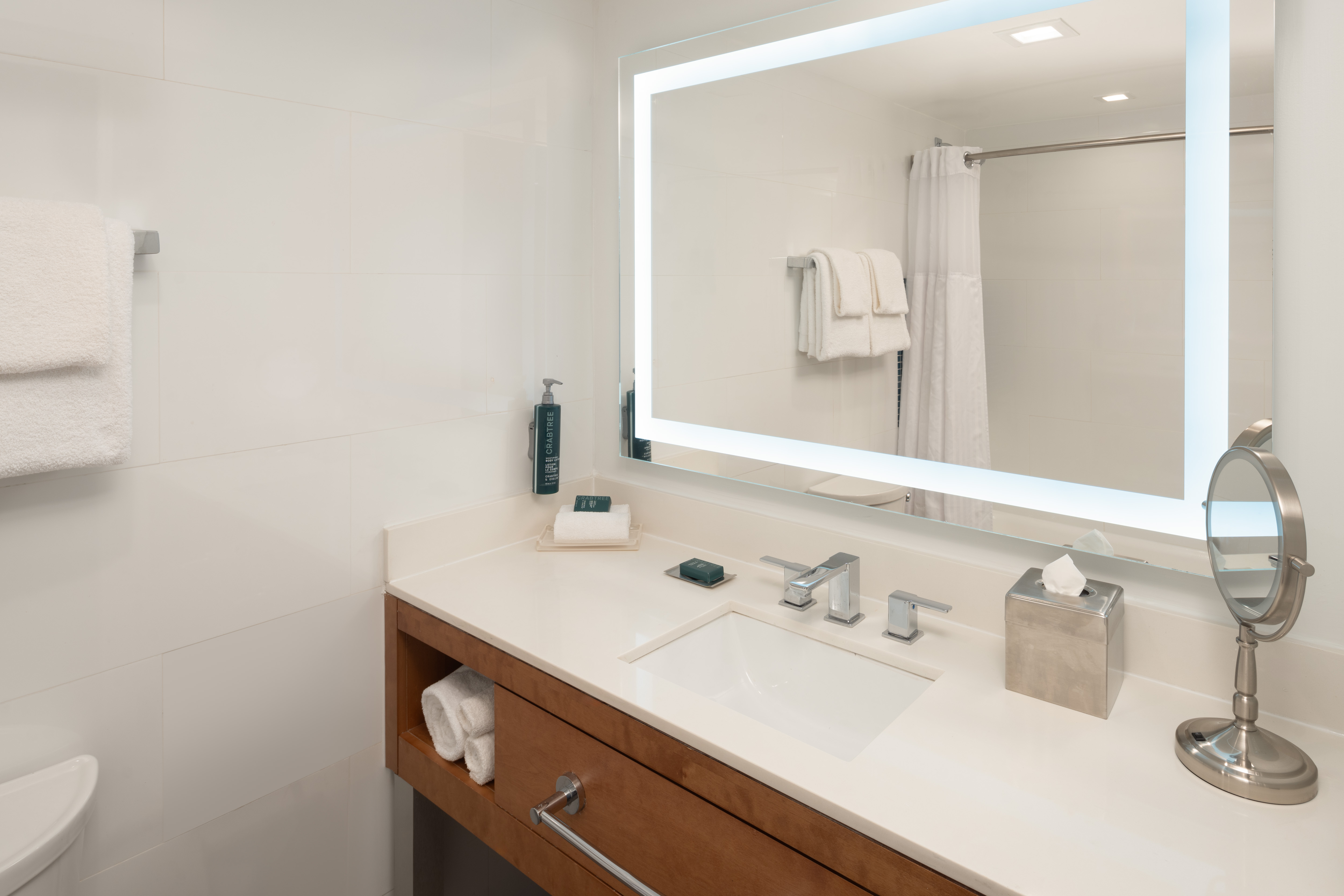 غرفة قياسية بسريرين كوين، DoubleTree by Hilton Miami North I-95 3/4