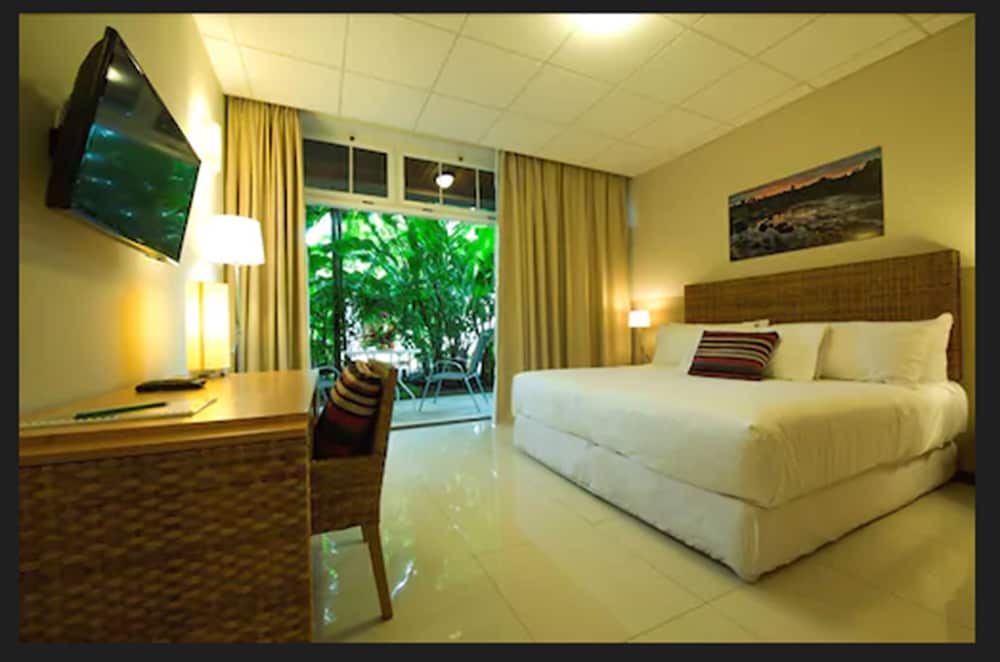 Jacana Amazon Wellness Resort 12/68