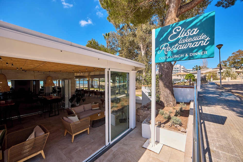 Universal Aparthotel Elisa 37/81