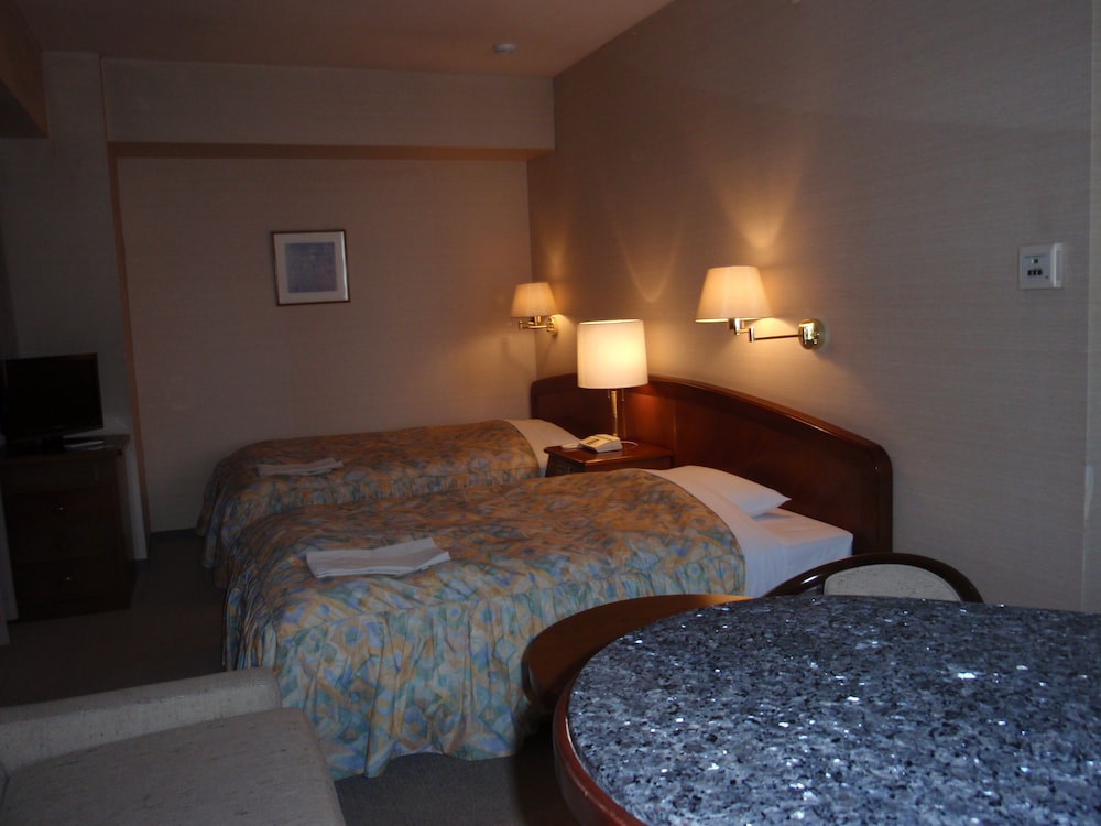 Hotel Crown Hills Okaya 9/21