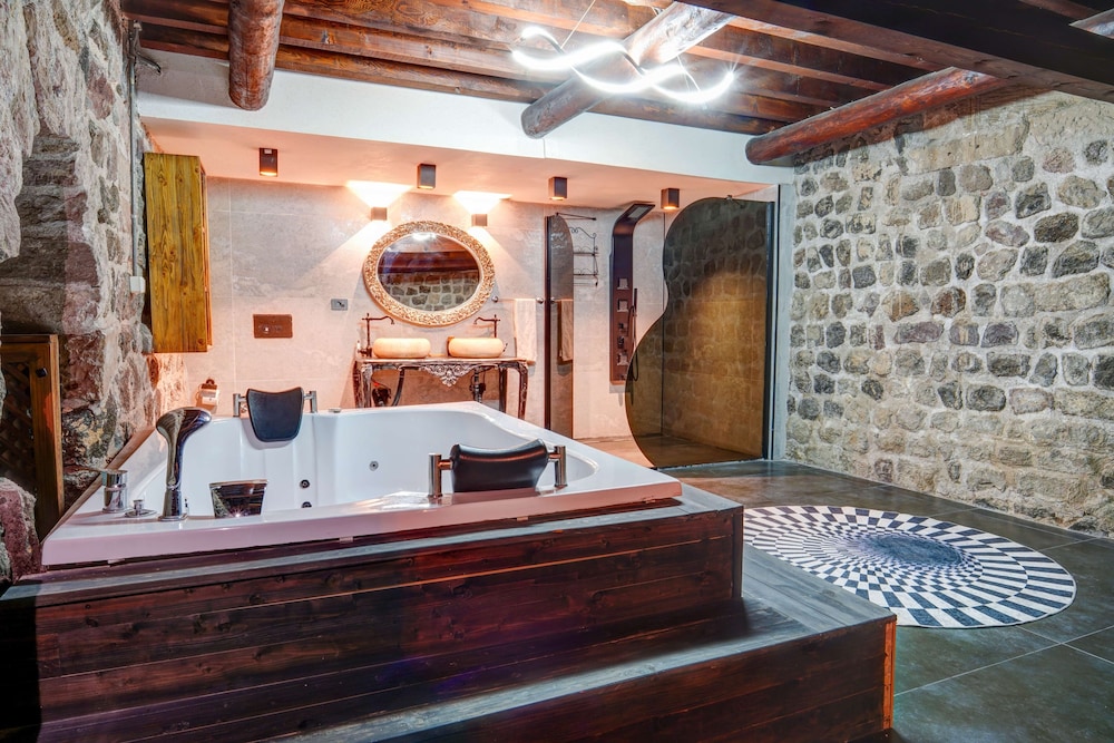 Kerem ile Asli Butik Otel 10/50