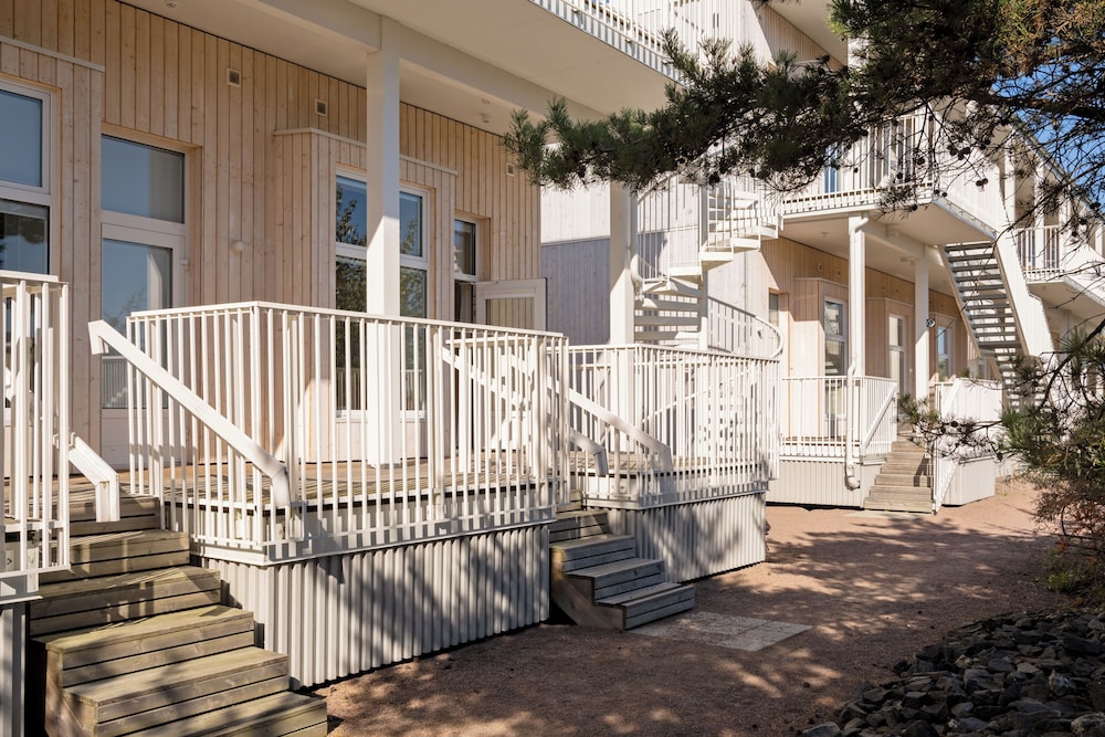 Waterfront Cabins 43/50