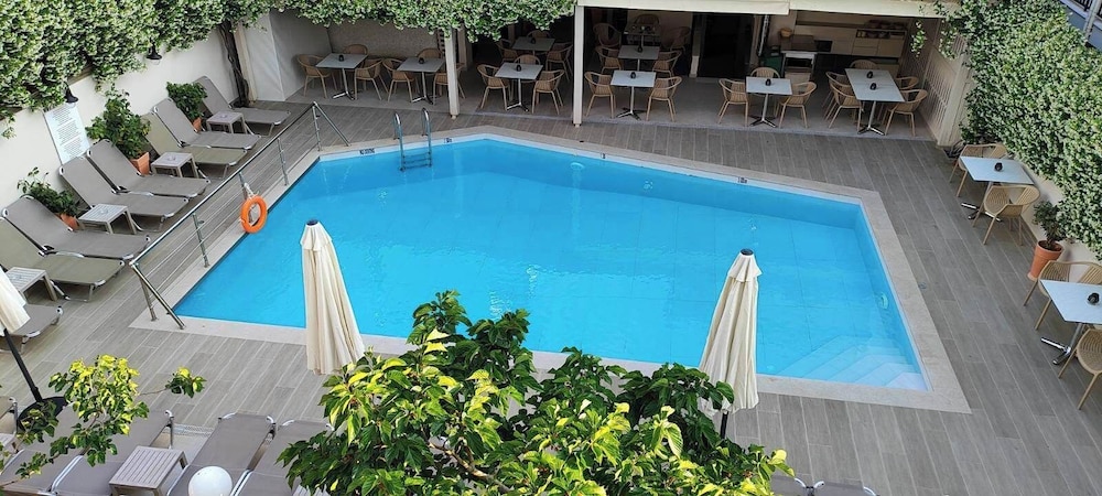 Talos Hotel Apartments 44/50
