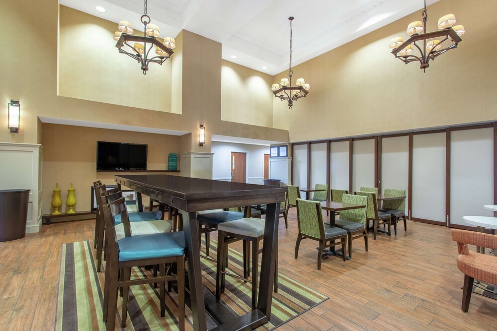 Hampton Inn & Suites Albany-Airport 27/36